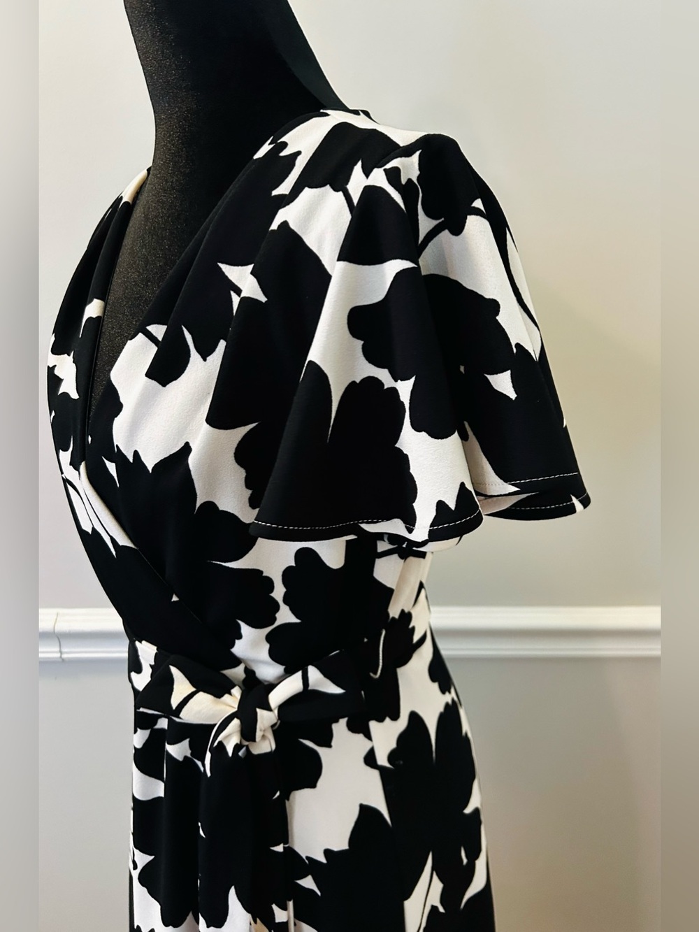 Shelby & Palmer Black and White Floral Wrap Midi Dress - Picture 3 of 4